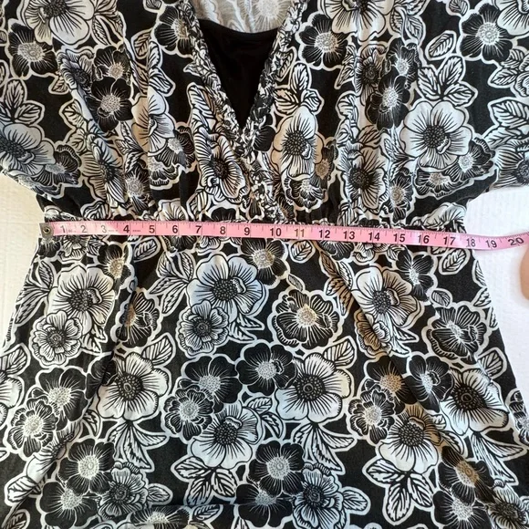 White Stag Black White Floral Wrap Dress XL 16/18 V-Neck Empire Waist - Picture 11 of 16